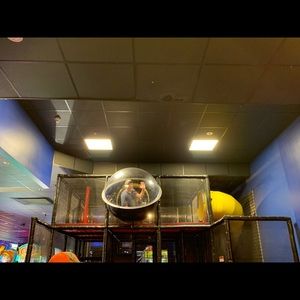 Meet your Posher, Hilary